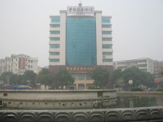 华容属于岳阳吗？华融县属哪个市