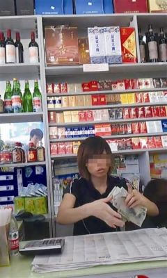 收银员多找钱的启事作文？微找钱是哪个平台