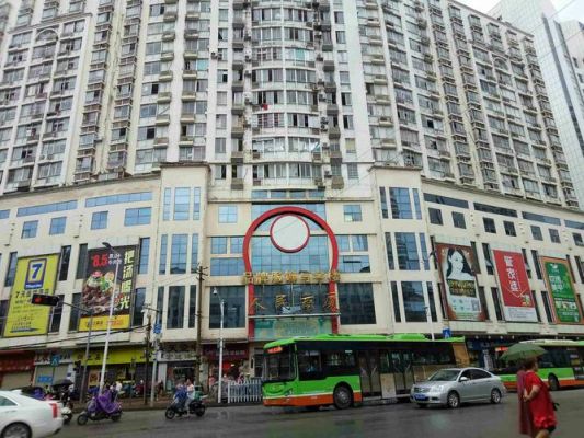 广西南宁市人民中路6号人民商厦216号？广西人民中路在哪个区