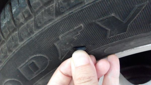 我的轮胎侧面被扎了一个针孔大的口子还能补补用吗？哪个口子还能用