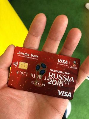 想办visa卡出国旅行用，请问什么银行的visa卡是免年费的呢？哪个银行visa卡免费低