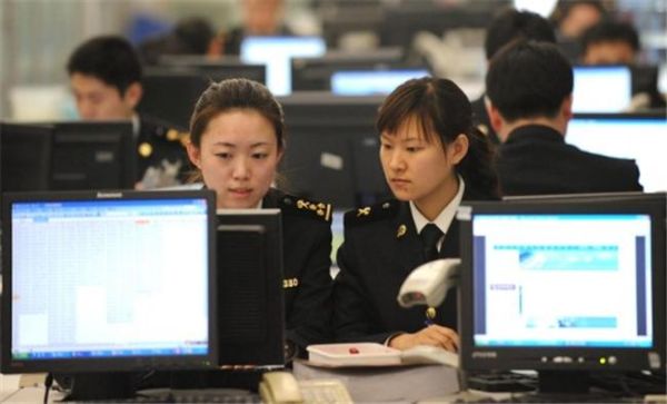 海关公务员是干嘛的？工商银行和海关哪个更好