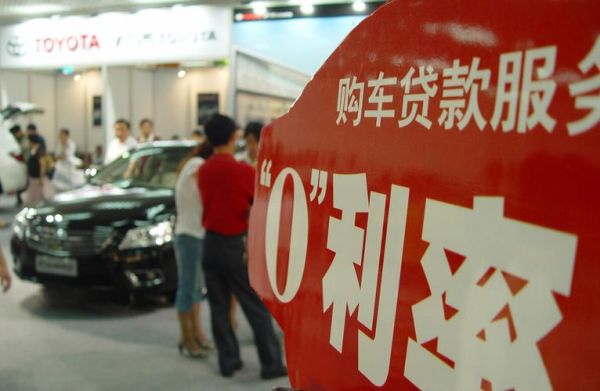 想贷款买车，直接去4S店还是直接去银行？（直接从银行借贷和4s店借贷选哪个好）