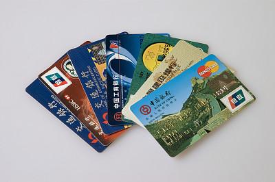 哪些银行卡适合大学生用？（学生办哪个银行的卡）