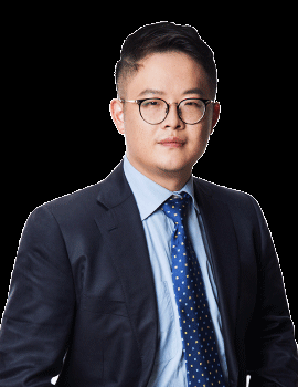 一名基金经理有几个操盘手？（操盘手和基金经理哪个强）